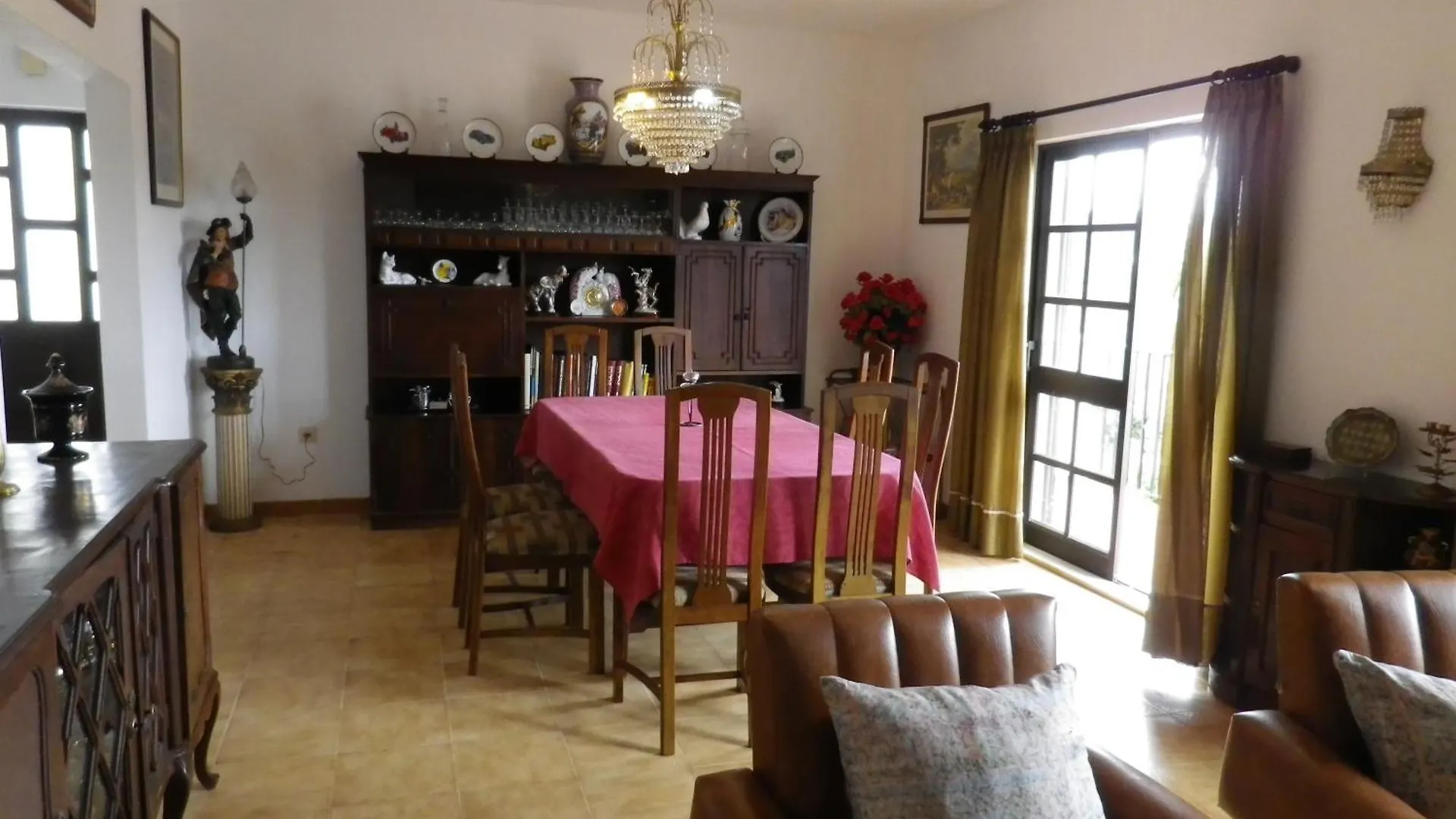 A Spacious 3 Bedroom Apartment In Casa Melia Porches