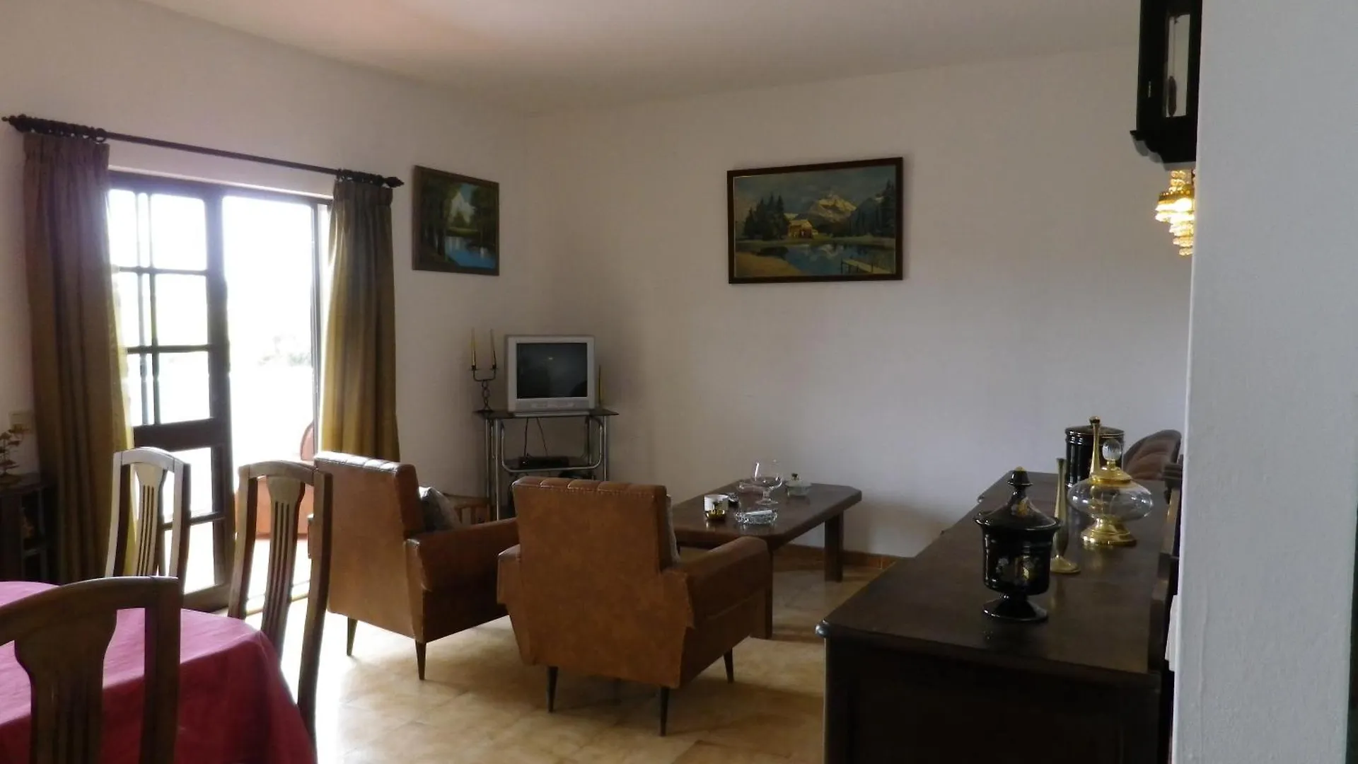 A Spacious 3 Bedroom Apartment In Casa Melia Porches