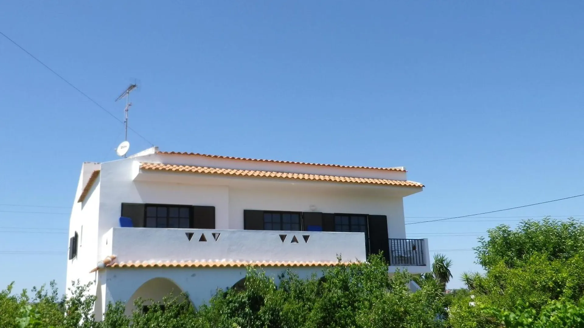 A Spacious 3 Bedroom Apartment In Casa Melia Porches   Porches (Algarve)